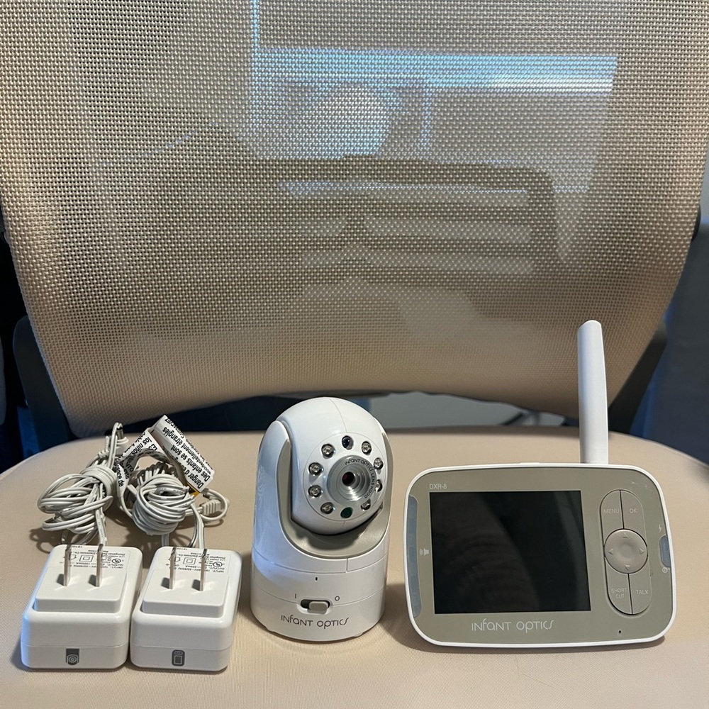 Infant Optics DXR-8 Baby Monitor with Camera